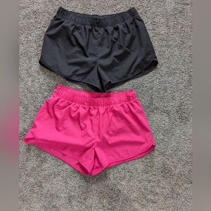 Old Navy Mid-Rise Stretch Tech Dolphin Hem Run Shorts 3"